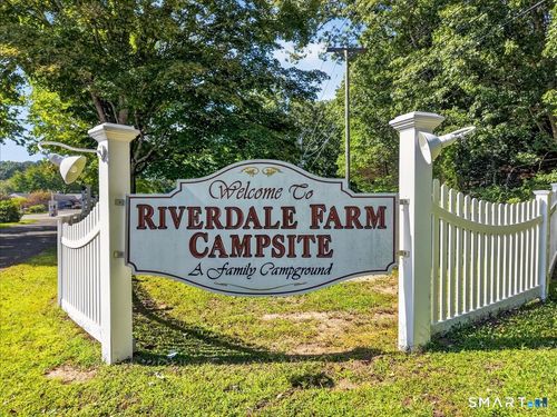 111 River Rd, Clinton, CT, 06413-1049 | Card Image