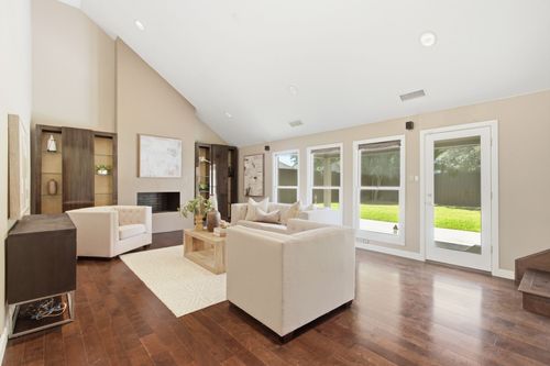 237 Woodcrest Dr, Richardson, TX, 75080-2038 | Card Image