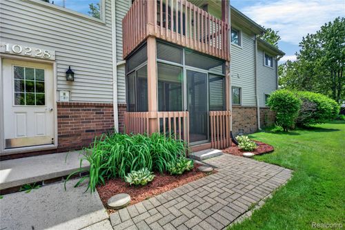 10228 Nancys Blvd, Grosse Ile, MI, 48138-2181 | Card Image