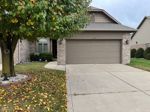 673 Brook Dr, Greenwood, IN, 46143-8473 | Card Image