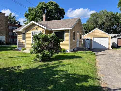 223 3rd St Se, Perham, MN, 56573-1726 | Card Image