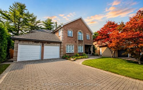 1665 Asgard Dr, Mississauga, ON, L5E3G5 | Card Image