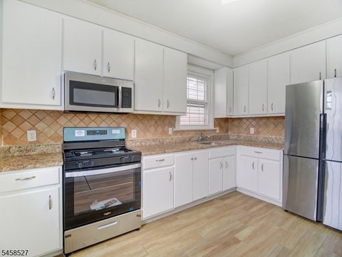 762 Summer Ave, Newark, NJ, 07104-3781 | Card Image
