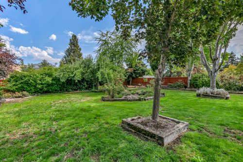 3004 Cheltenham Way, Medford, OR, 97504-9066 | Card Image