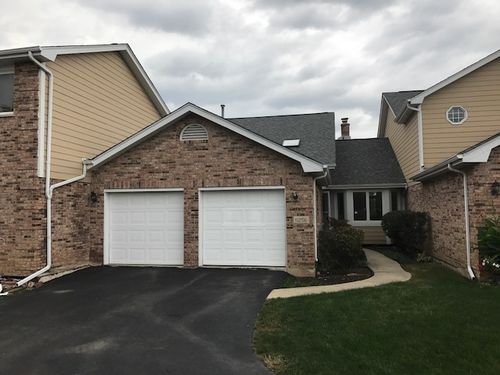 11256 Lakefield Dr, Orland Park, IL, 60467-6092 | Card Image