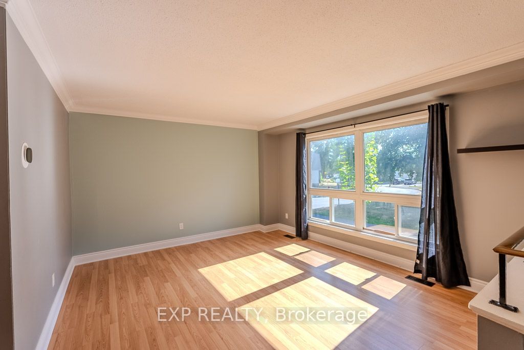 Residential Lease in Bells Corners and South to Fallowfield 2