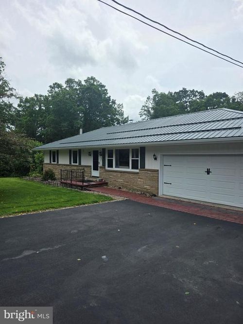 321 Deer Park Hotel Rd, OAKLAND, MD, 21550-6258 | Card Image