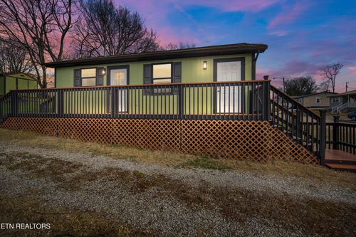 254 W Newcomen St, Alcoa, TN, 37701-2218 | Card Image