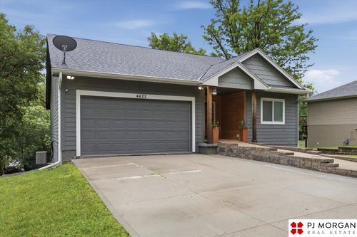 4423 R St, Omaha, NE, 68107-3107 | Card Image