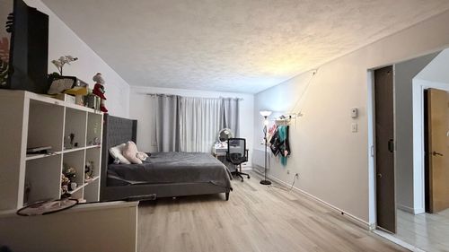 8882 Rue D'Iberville, Montréal, QC, H1Z2P9 | Card Image