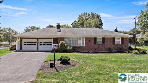 3070 Mosser Dr, Allentown, PA, 18103-3636 | Card Image