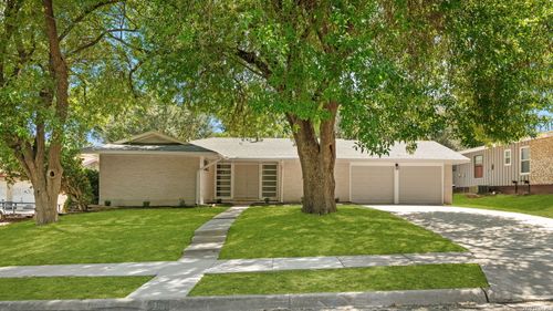210 Fantasia St, San Antonio, TX, 78216-3504 | Card Image
