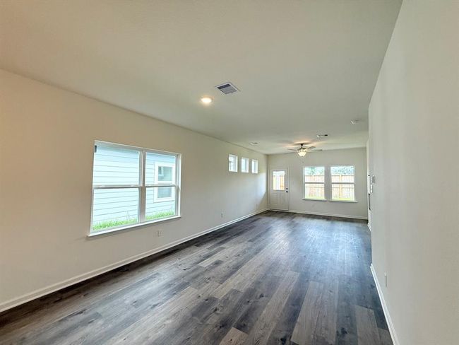 4227 Wind Swell Ln, House other with 3 bedrooms, 2 bathrooms and 2 parking in Houston TX | Image 9