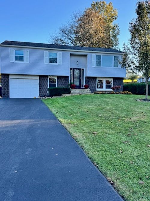 104 Pamela Ln, Newark, NY, 14513-8908 | Card Image