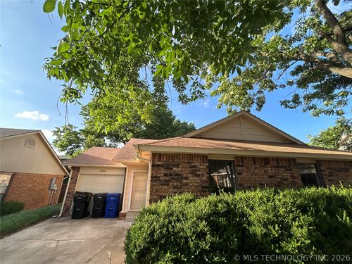 2707 S Oak Pl, Broken Arrow, OK, 74012-6850 | Card Image