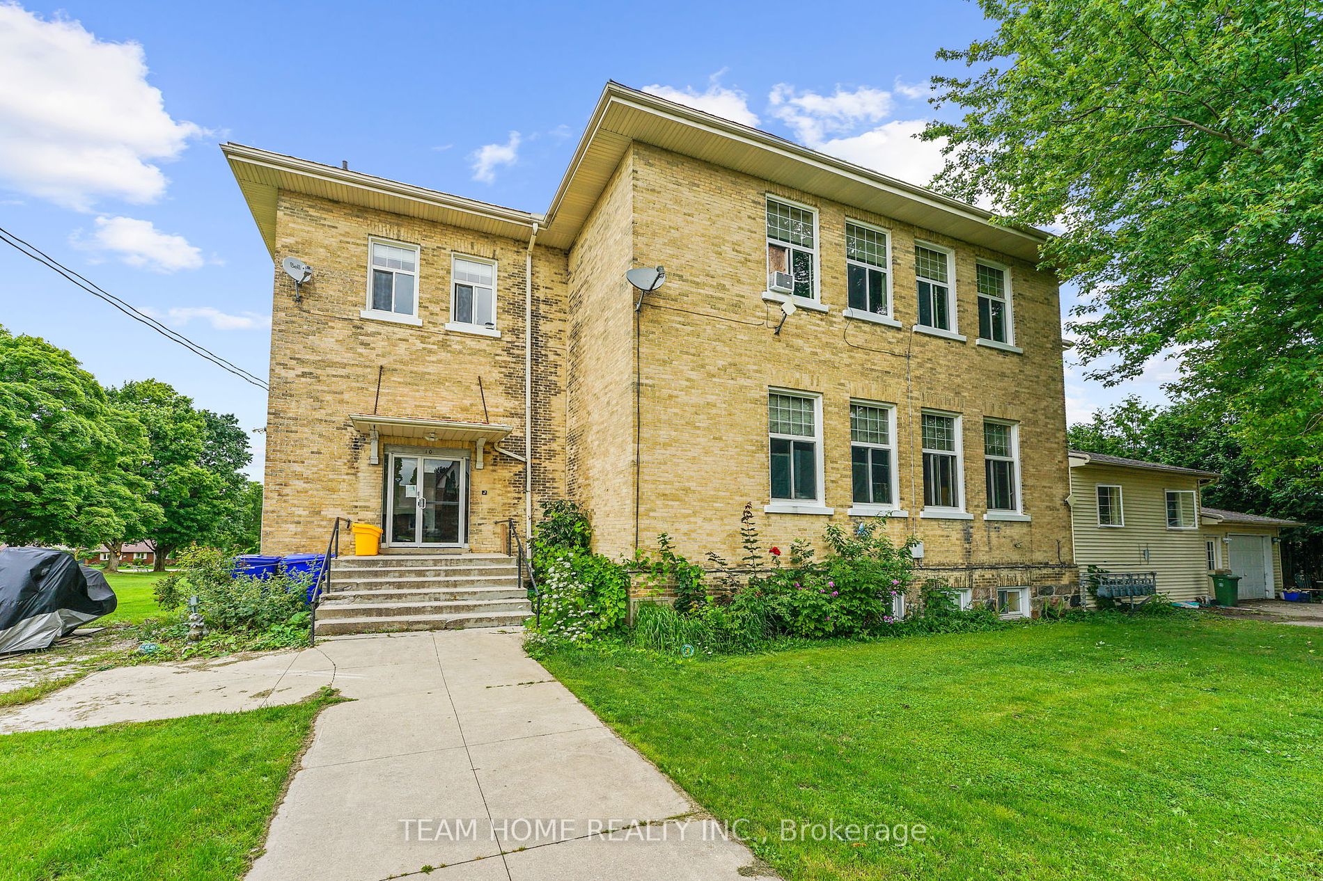 10 William St N, For Sale in Clifford eXp Realty