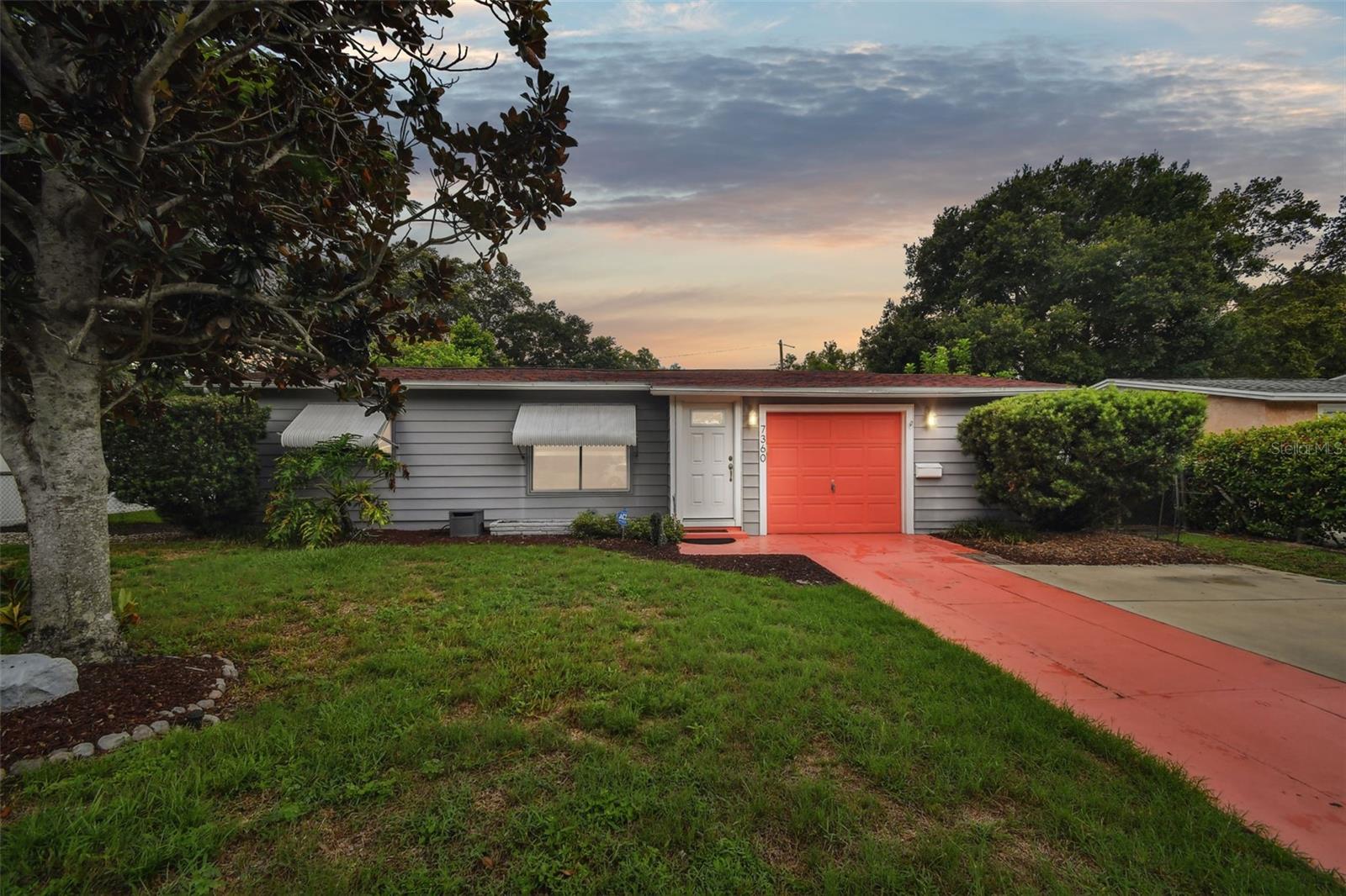 14th St, Saint Petersburg, FL 33702