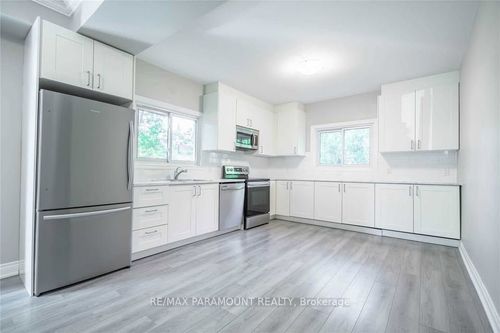 192 East 6th Street, Hamilton, ON, L9A3C3 | Card Image