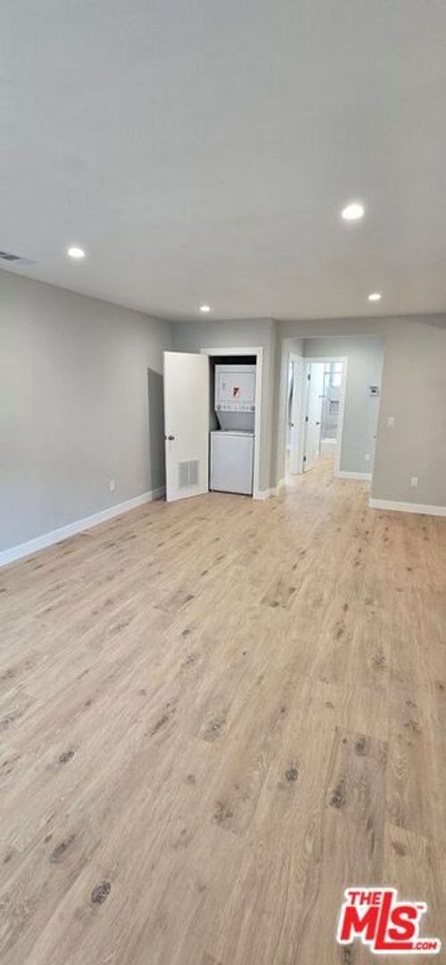 5-1462 S Shenandoah St, Los Angeles, CA, 90035-1899 | Card Image