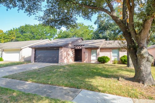 8018 Sweetgum Trace Drive, Houston, TX, 77040 | Card Image