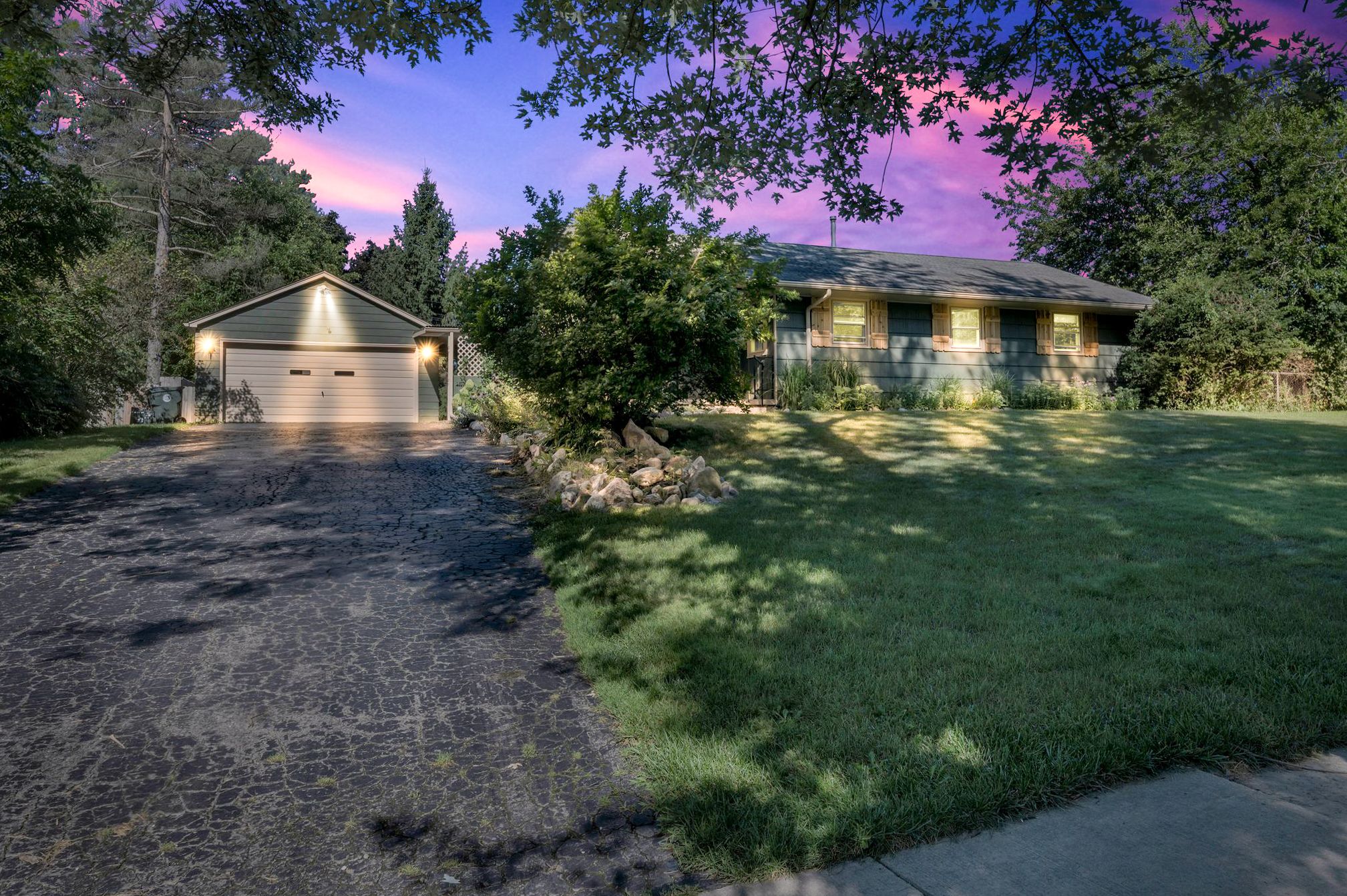 Markdale St, Lake Orion, MI 48362