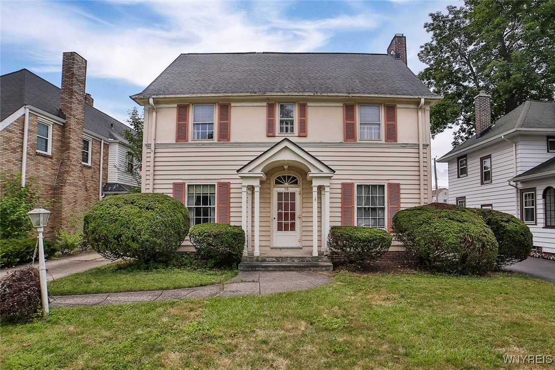 Burke Dr, Buffalo, NY 14215