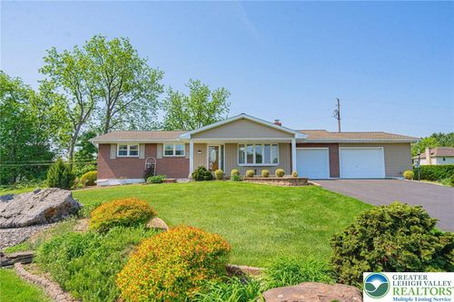 5902 Holiday Dr, ALLENTOWN, PA, 18104-9436 | Card Image