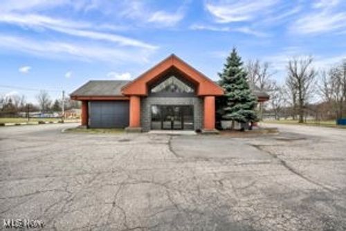 5348 E Lake Rd, Sheffield Lake, OH, 44054-1823 | Card Image