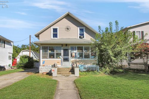 411 E 4th St, Port Clinton, OH, 43452-1927 | Card Image