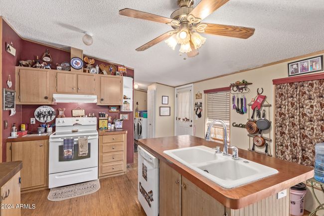 1330 E Scenic St, House other with 3 bedrooms, 2 bathrooms and null parking in Apache Junction AZ | Image 18