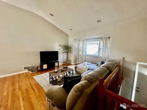 119 Cindy Ct, Middlesex, NJ, 08846-2236 | Card Image