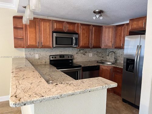 a206-5201 Ne 24th Ter, Fort Lauderdale, FL, 33308-3961 | Card Image