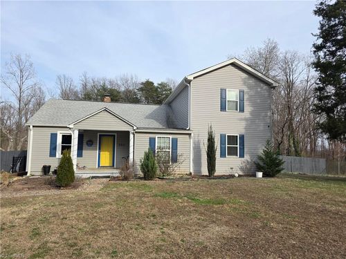 3911 Macarthur Rd, Winston Salem, NC, 27107-6119 | Card Image