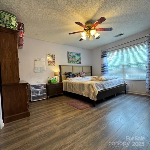 3012 Longspur Dr, Matthews, NC, 28105-0112 | Card Image