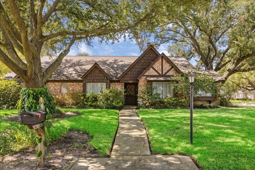 2323 Parana Dr, Houston, TX, 77080-5226 | Card Image
