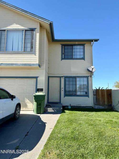 812 W Richards St, Fallon, NV, 89406-3200 | Card Image