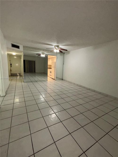 403-13701 Kendale Lakes Cir, Miami, FL, 33183 | Card Image