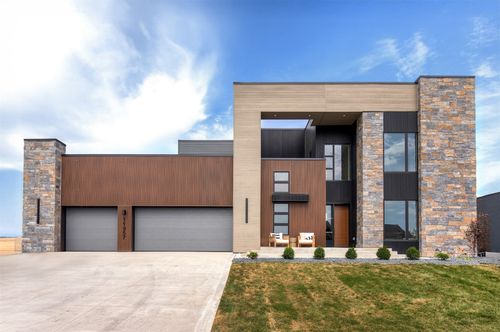 11957 Meadow Springs Drive, Johnston, IA, 50131 | Card Image