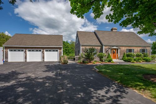 105 Chestnut Hill Rd, Amherst, NH, 03031-1505 | Card Image