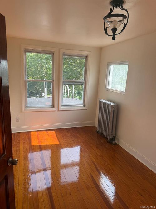 3-149 W Kingsbridge Road, Mount Vernon, NY, 10550 | Card Image