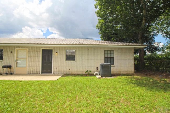 APT-12 - 4964 W Spencer Field Rd, House other with 2 bedrooms, 1 bathrooms and null parking in Pace FL | Image 15