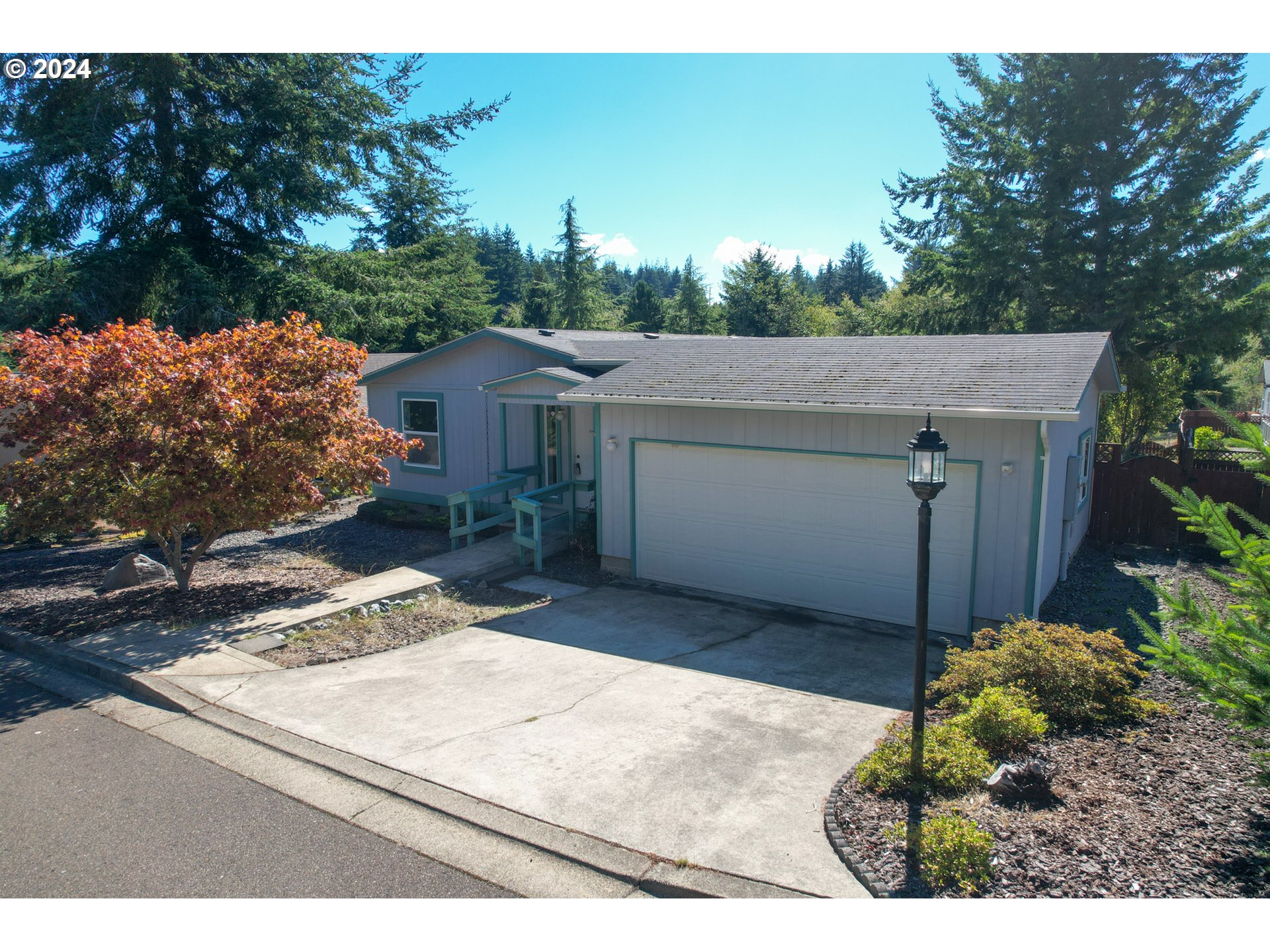 Lynne Dr, North Bend, OR 97459