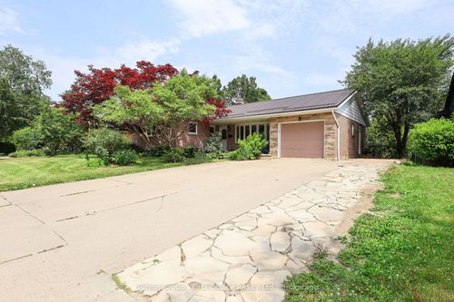 348 Devon St, Stratford, ON, N5A2Z9 | Card Image