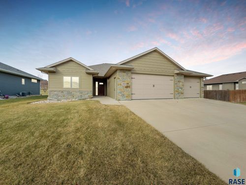 1909 S Firefly Dr Drive, Sioux Falls, SD, 57110 | Card Image