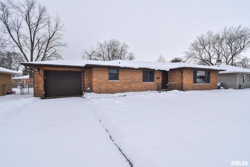 136 W Clark St, Morton, IL, 61550-1517 | Card Image