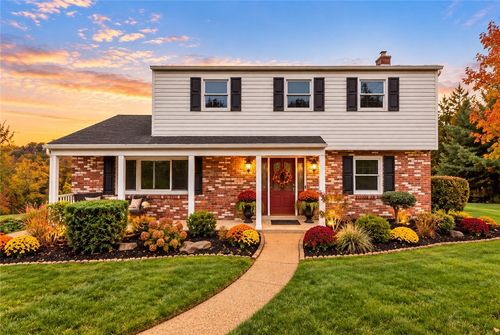 111 Lampliter Ln, Canonsburg, PA, 15317-3613 | Card Image