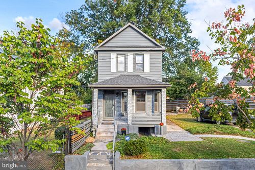 2515 17th St Ne, WASHINGTON, DC, 20018-2001 | Card Image