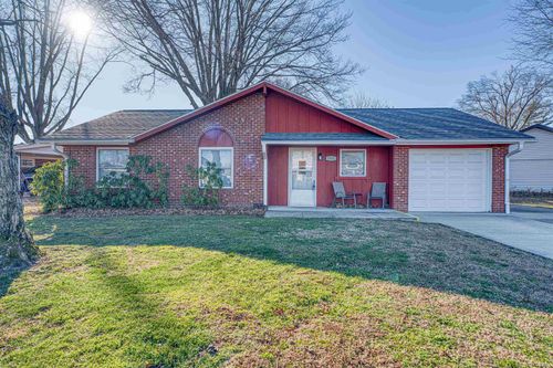 1831 Chickasaw Dr, Evansville, IN, 47715-6111 | Card Image