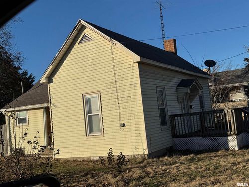 205 N State St, Christopher, IL, 62822-1735 | Card Image