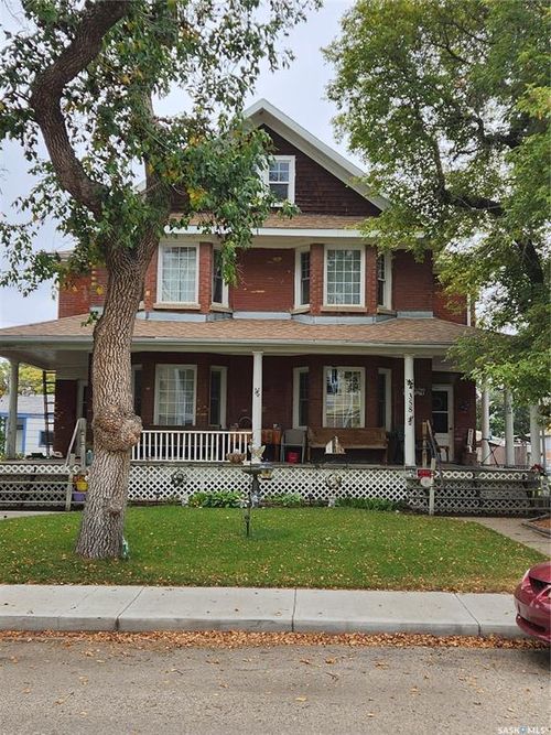 358-364 Stadacona St W, Moose Jaw, SK, S6H1Z6 | Card Image